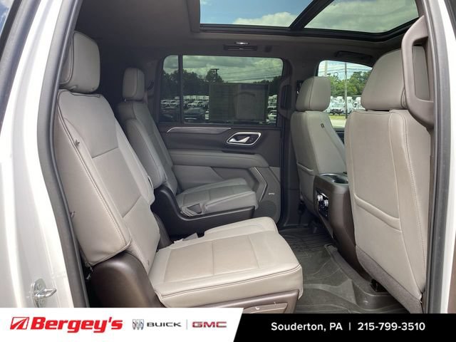 Certified 2022 GMC Yukon XL SLT w/ SLT Premium Package AWD/4WD image 31