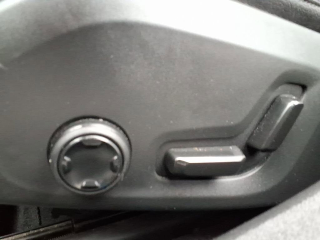 Used 2018 Volvo V90 T6 Cross Country w/ Convenience Package image 25