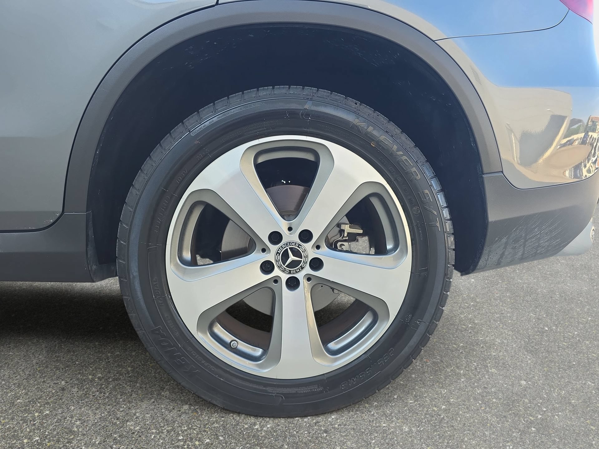 Used 2019 Mercedes-Benz GLC 300 4MATIC image 32