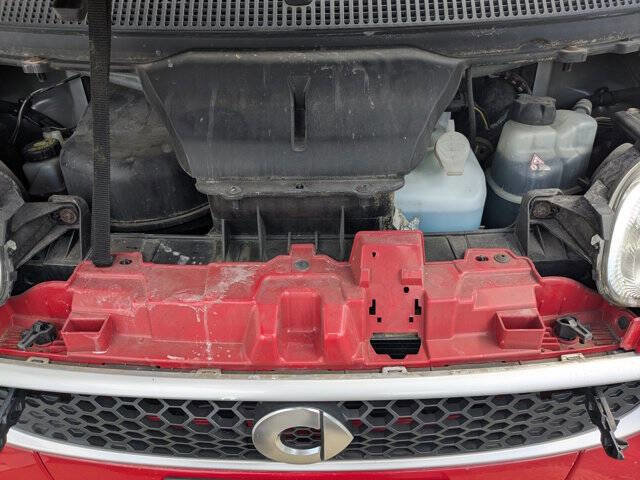 Used 2013 smart fortwo Coupe image 23