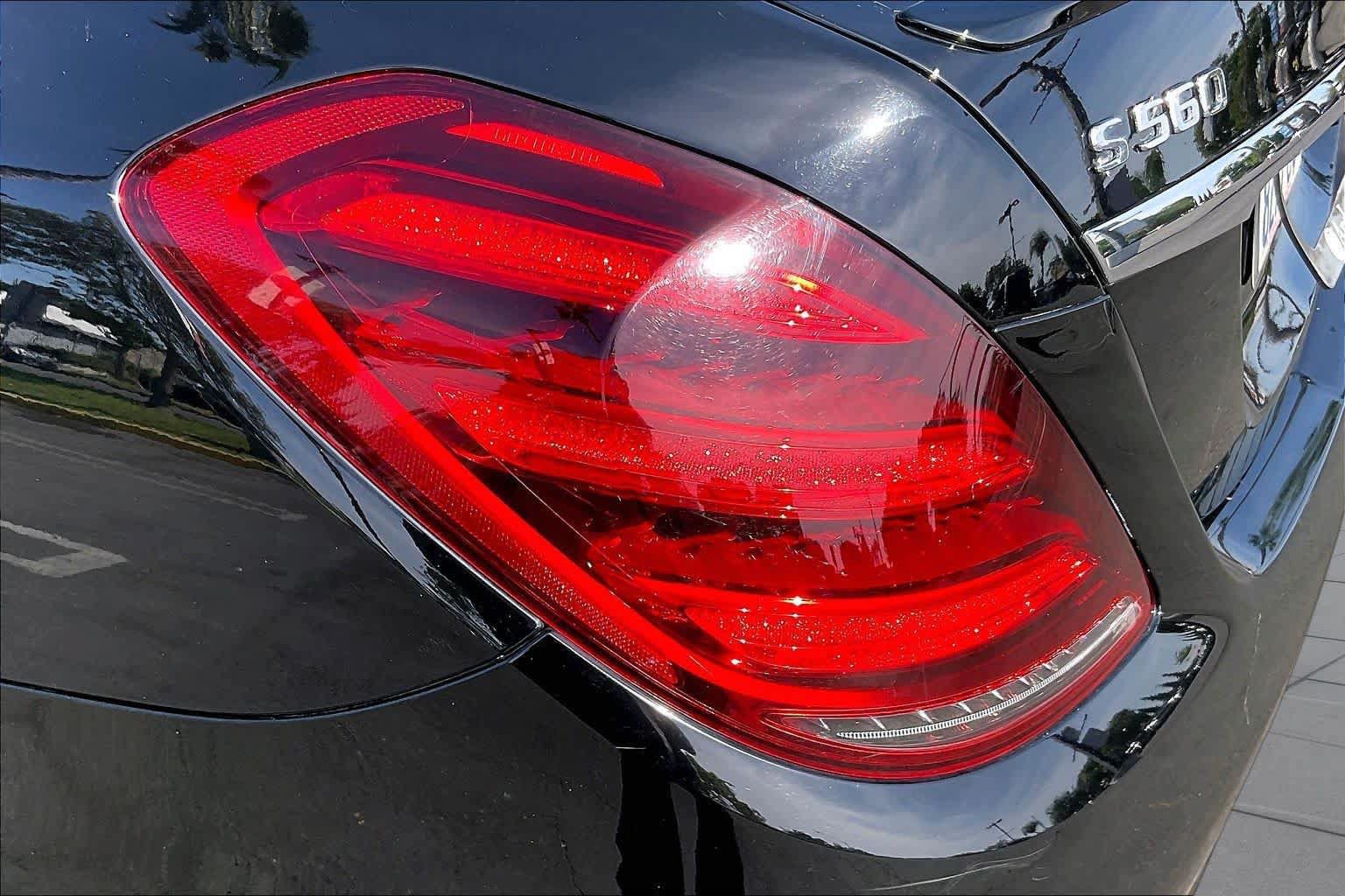 Used 2018 Mercedes-Benz S 560 Sedan image 28