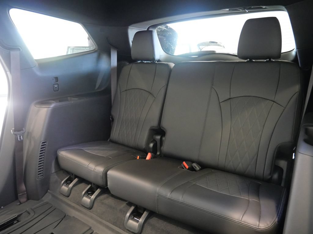 Used 2024 Buick Enclave Avenir w/ Avenir Technology Package AWD/4WD image 25