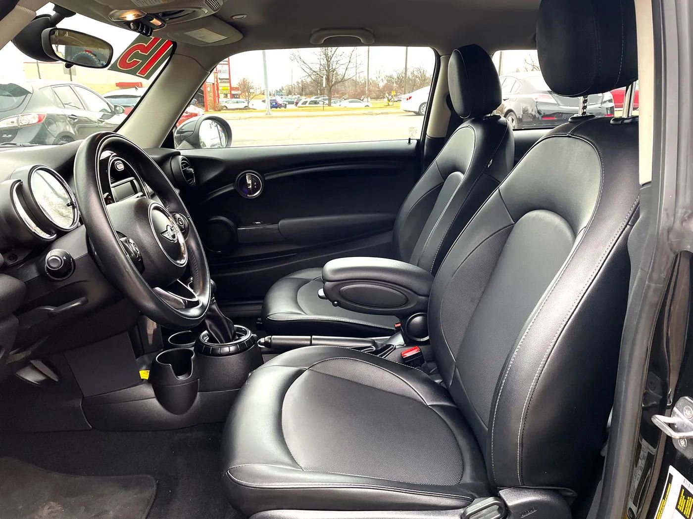 Used 2015 MINI Cooper 2-Door Hardtop image 9