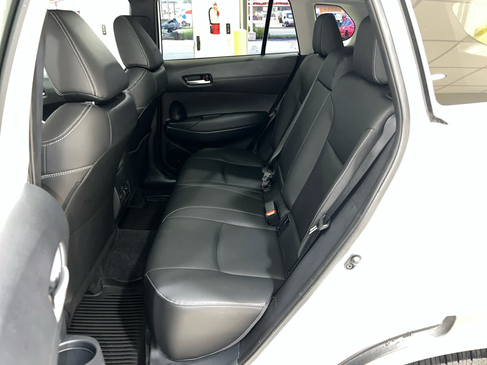 Used 2024 Toyota Corolla Cross XLE w/ Convenience Package AWD/4WD image 5