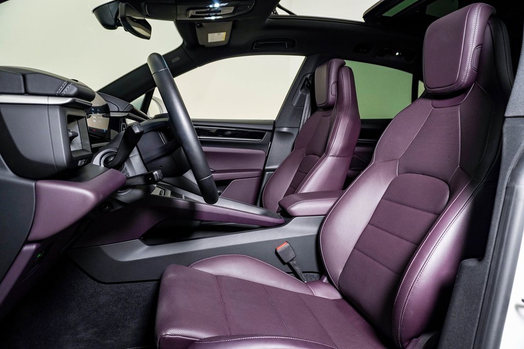 Certified 2025 Porsche Macan 4S Electric image 5