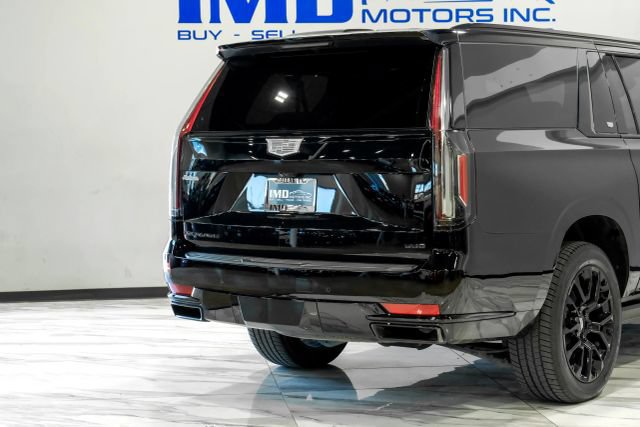 Used 2022 Cadillac Escalade ESV Sport Platinum w/ Heavy-Duty Trailer Package AWD/4WD image 13