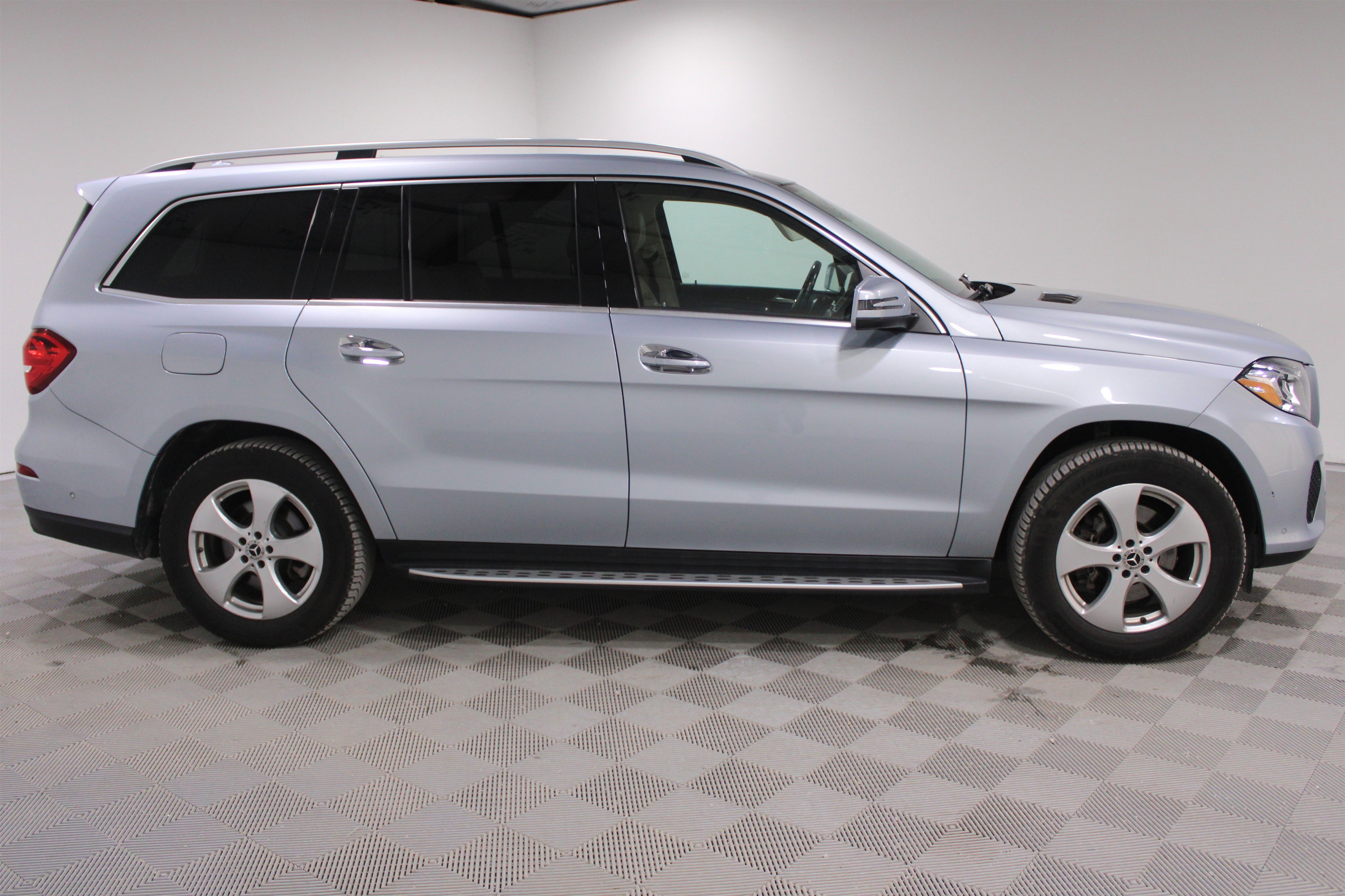Used 2018 Mercedes-Benz GLS 450 4MATIC image 29