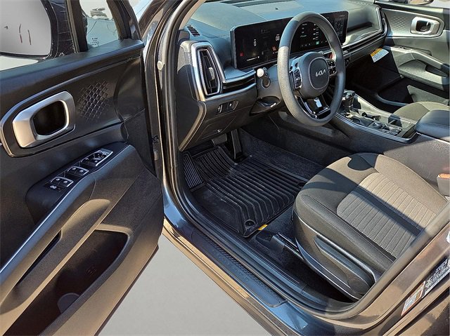 Used 2025 Kia Sorento LX image 13