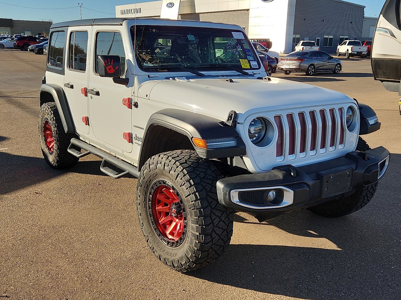 Used 2019 Jeep Wrangler Unlimited Sahara image 6