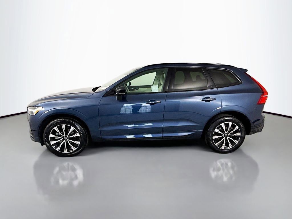 Used 2023 Volvo XC60 B5 Plus AWD/4WD image 2