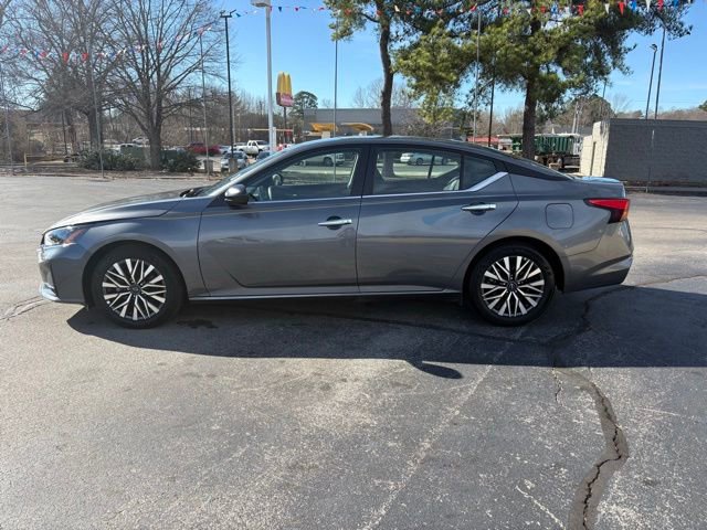 Used 2025 Nissan Altima 2.5 SV image 13