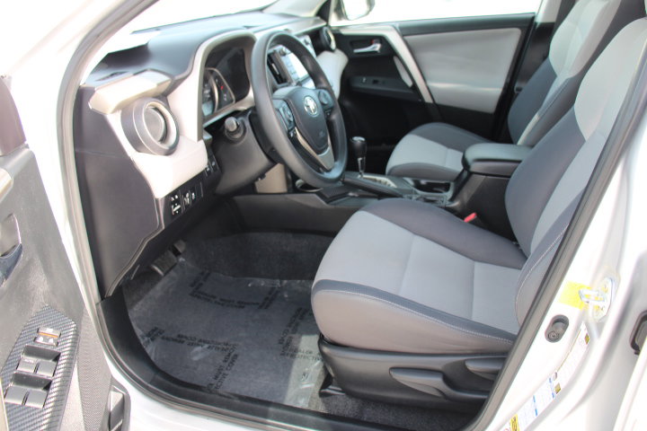 Used 2015 Toyota RAV4 XLE image 11
