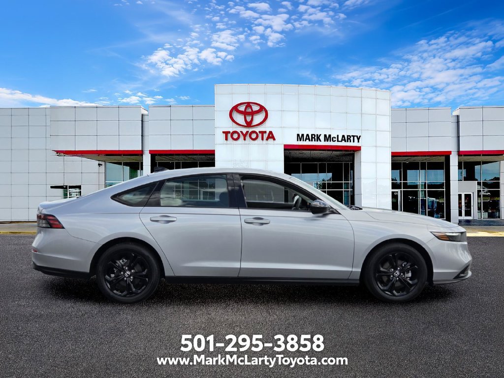 Used 2025 Honda Accord SE image 6