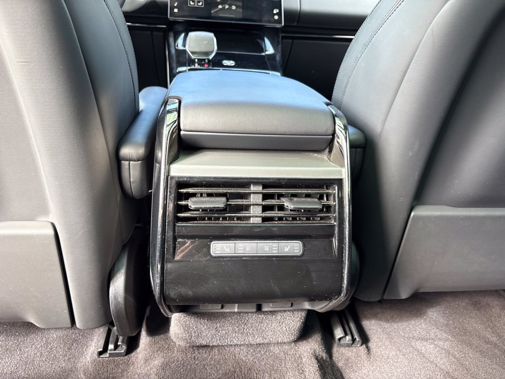Used 2025 Land Rover Range Rover Sport SE AWD/4WD image 24