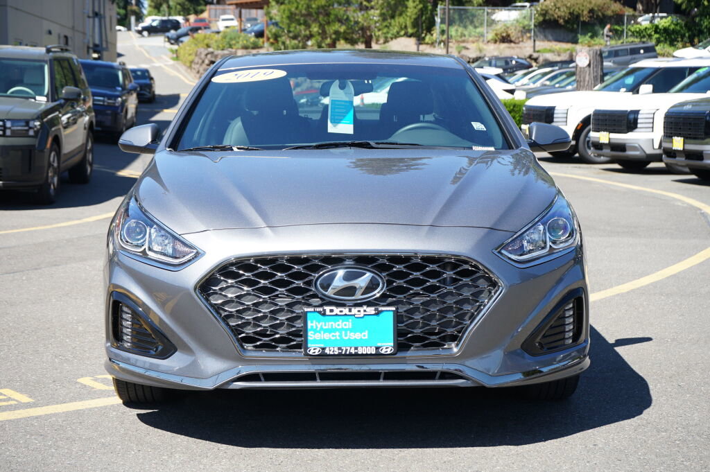 Used 2019 Hyundai Sonata Sport w/ Winter Weather Package FWD image 2