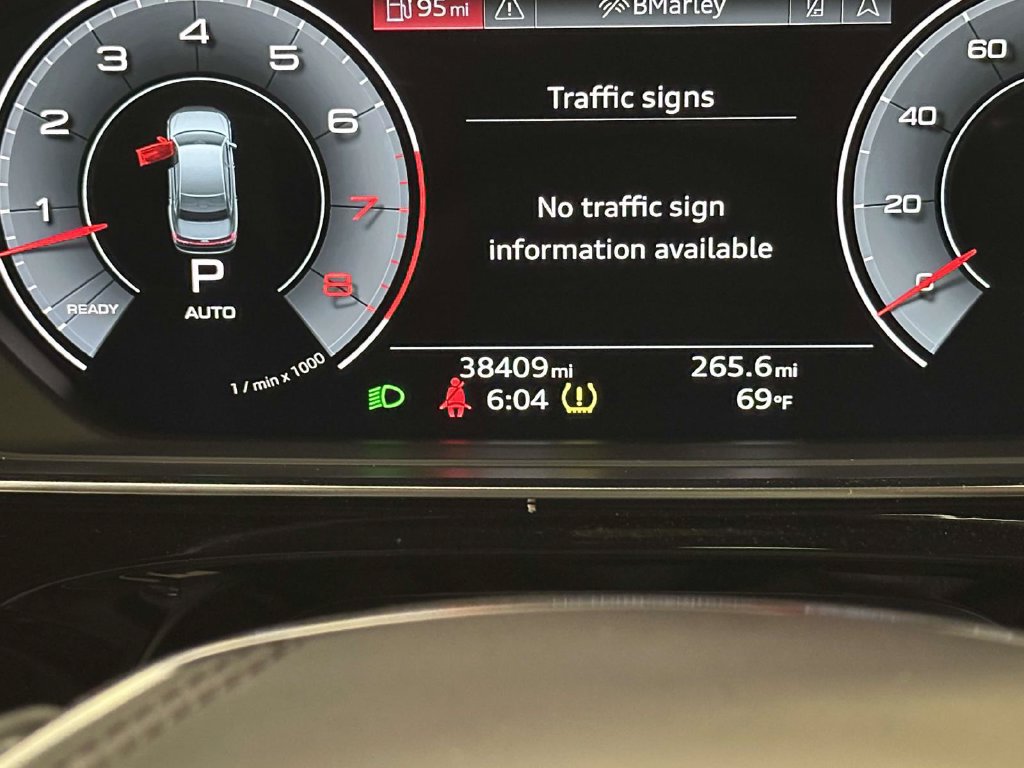 Used 2022 Audi A8 L 3.0T w/ Executive Package AWD/4WD image 30