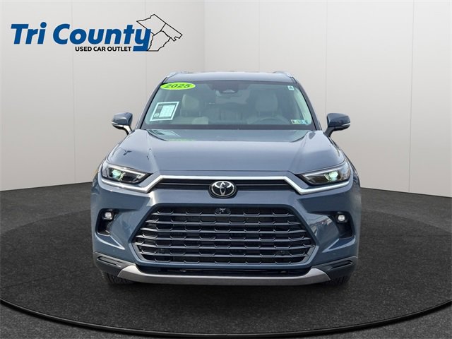 Certified 2025 Toyota Grand Highlander AWD image 2