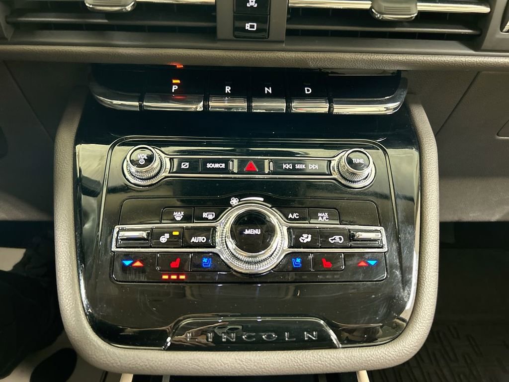 Used 2022 Lincoln Corsair Standard w/ Equipment Group 101A image 17