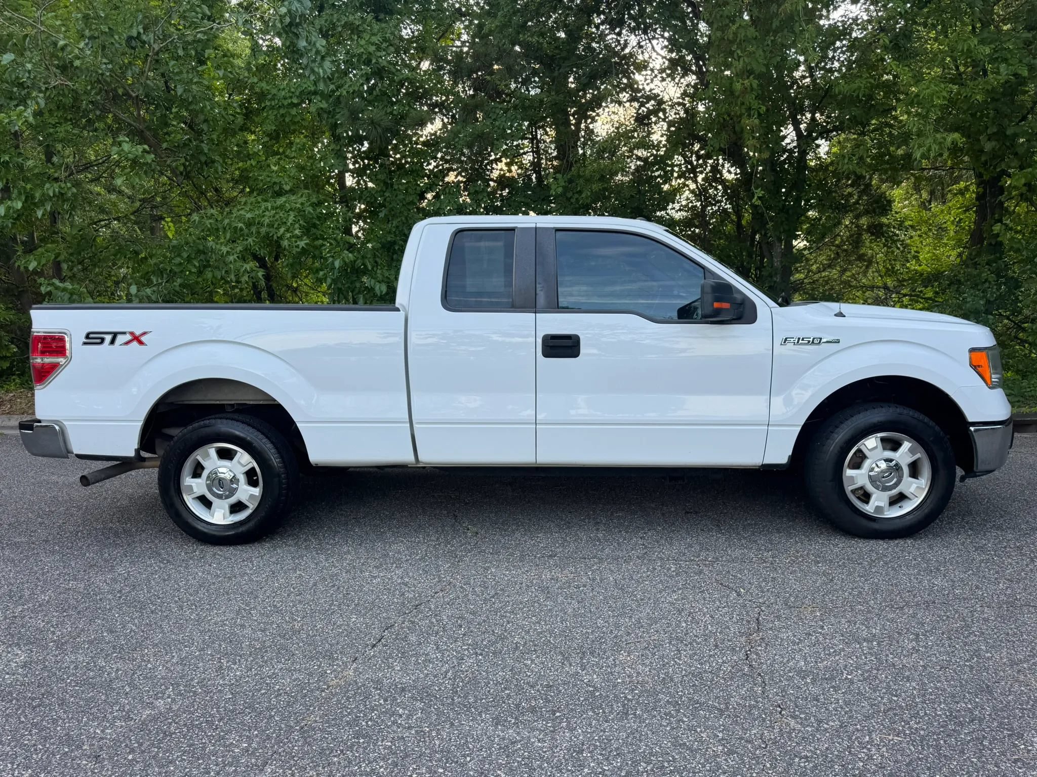 Used 2014 Ford F150 XLT w/ Equipment Group 301A Mid RWD image 3