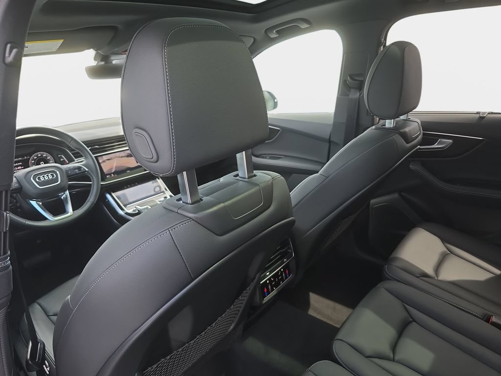 Used 2026 Audi Q7 3.0T Premium Plus w/ Premium Plus Package AWD/4WD image 12