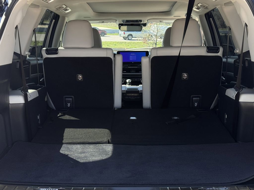 Used 2025 Toyota Grand Highlander Limited image 32