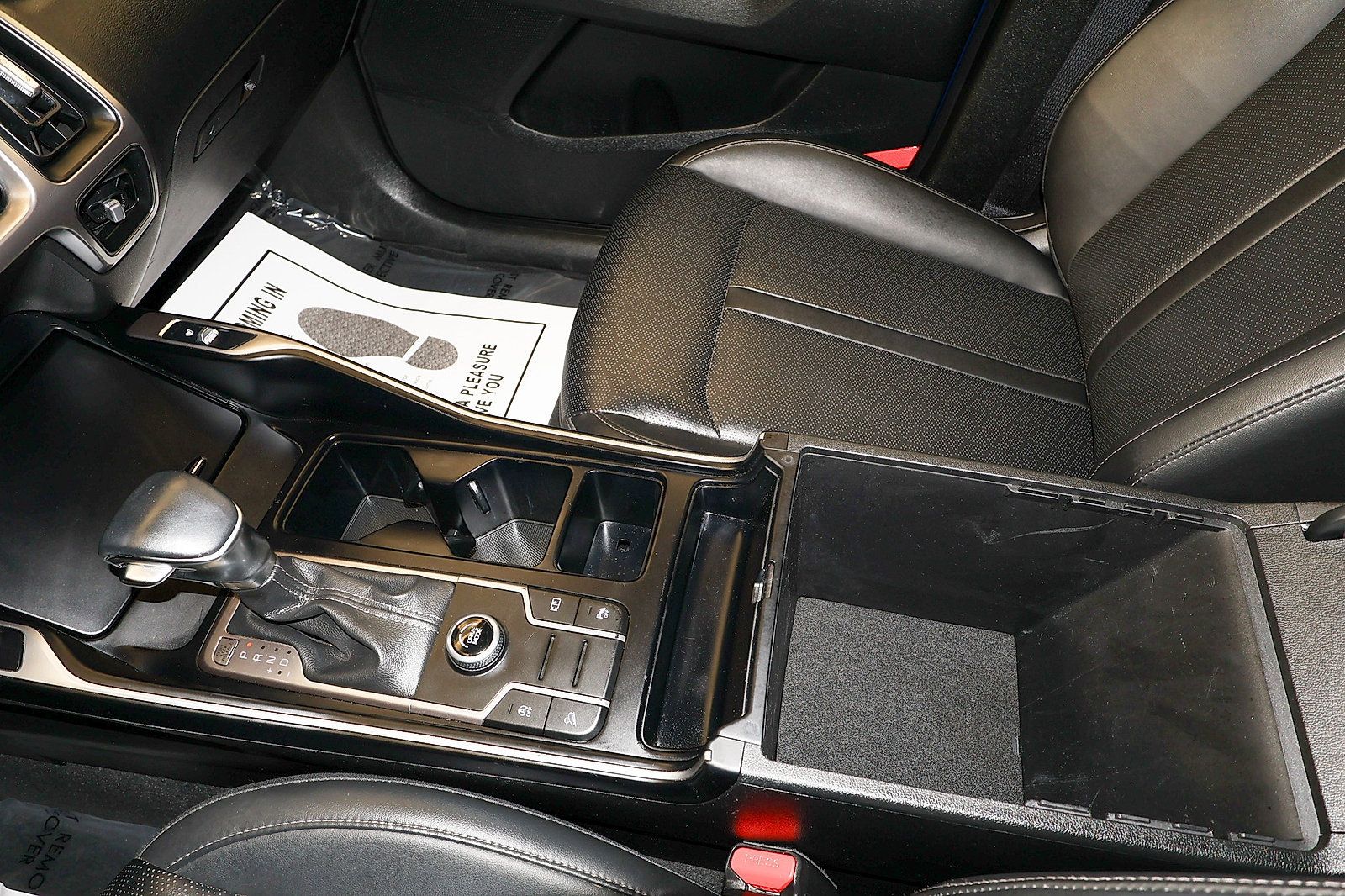 Used 2022 Kia Sorento S w/ Panoramic Sunroof Package FWD image 24