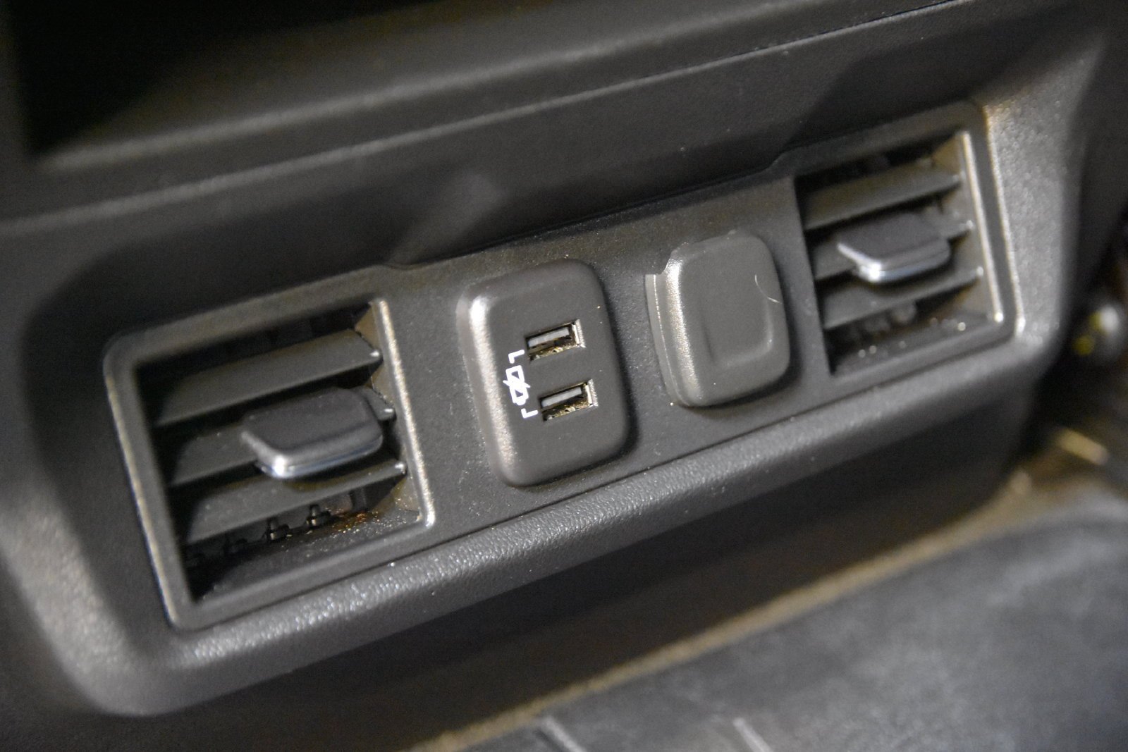 Used 2021 Chevrolet Silverado 1500 LT RWD image 29