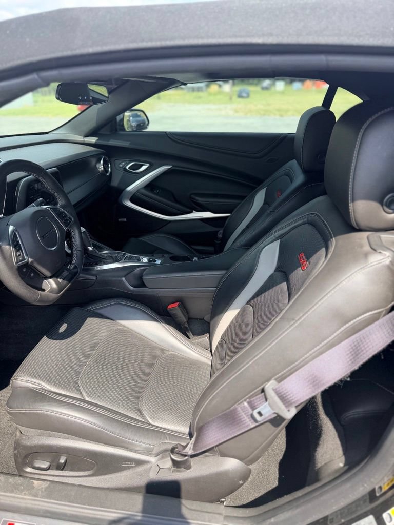 Used 2017 Chevrolet Camaro SS RWD image 6