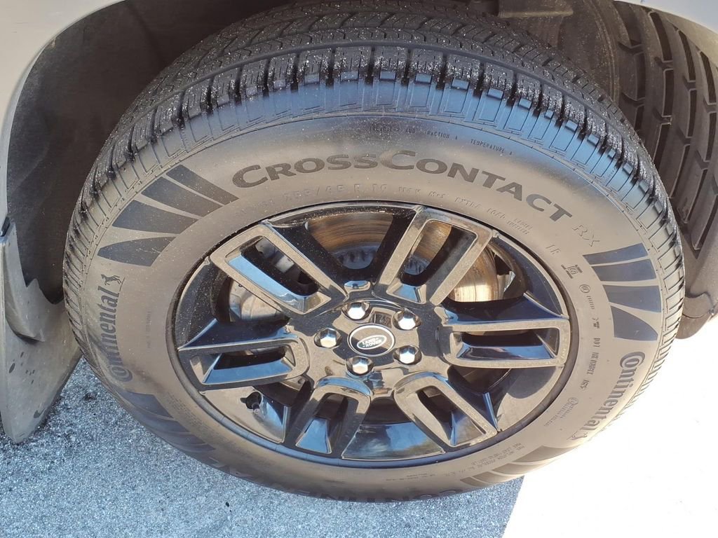 Used 2022 Land Rover Defender 110 X-Dynamic SE image 12