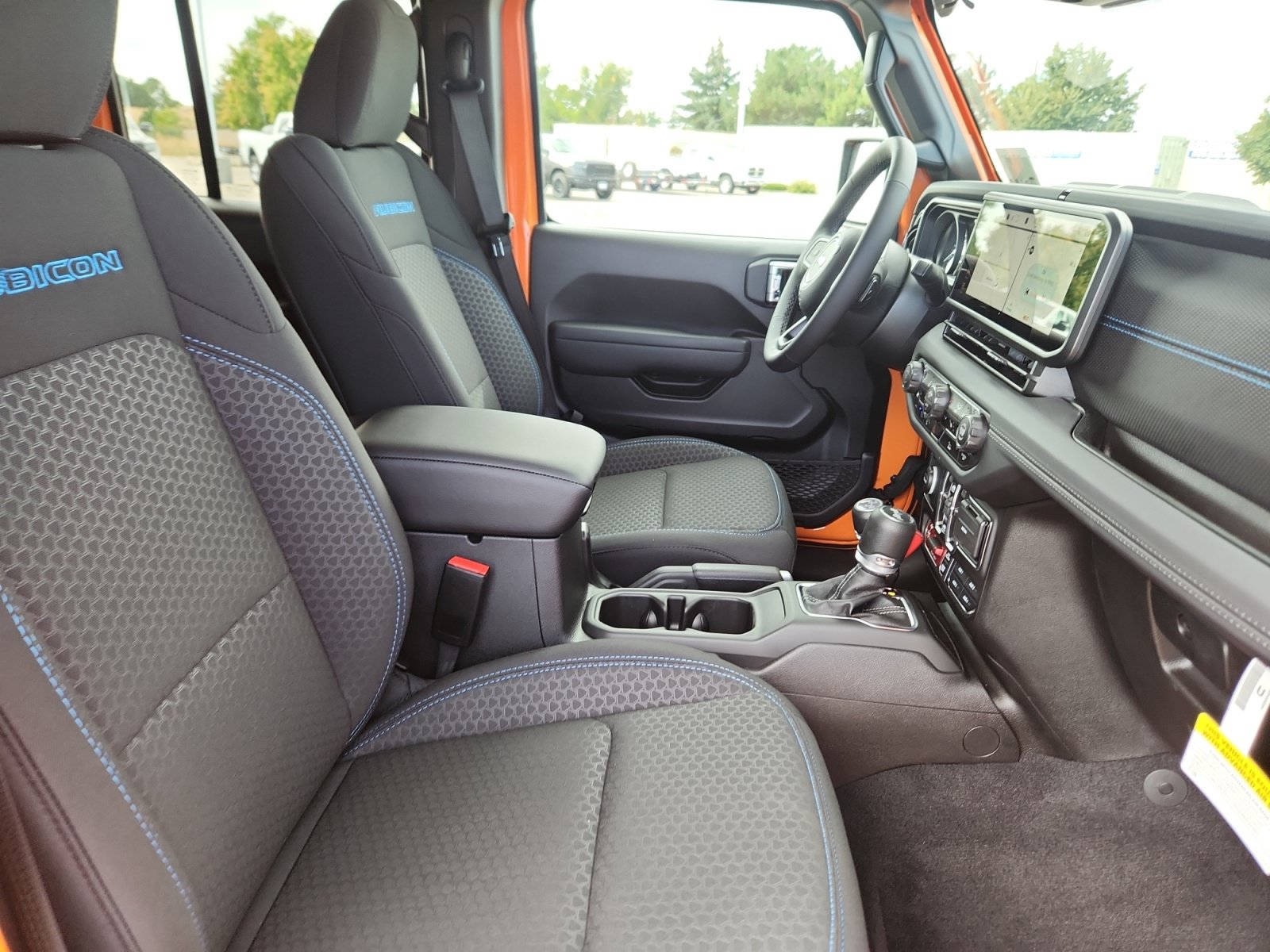 New 2025 Jeep Wrangler Unlimited Rubicon 4xe w/ Convenience Group AWD/4WD image 20