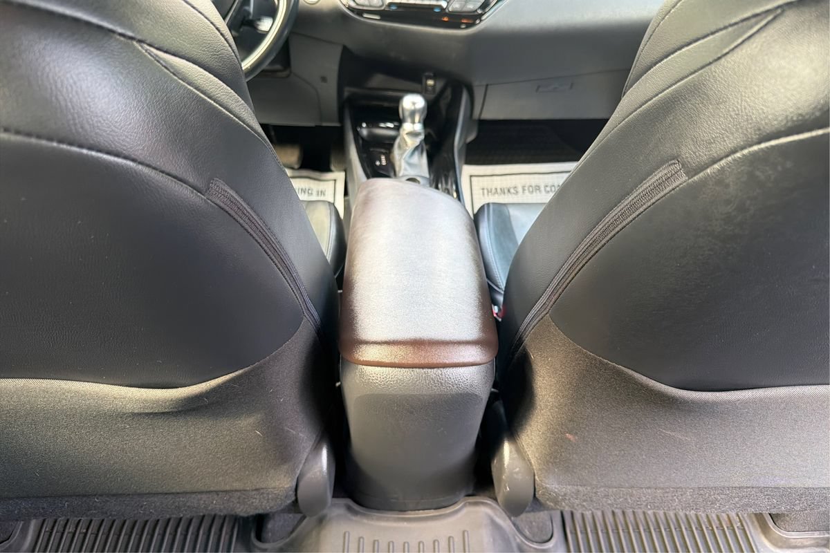 Used 2019 Toyota C-HR Limited FWD image 20