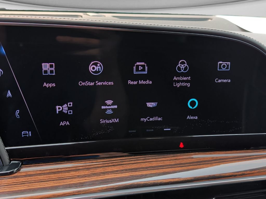 Used 2021 Cadillac Escalade Premium Luxury AWD/4WD image 19