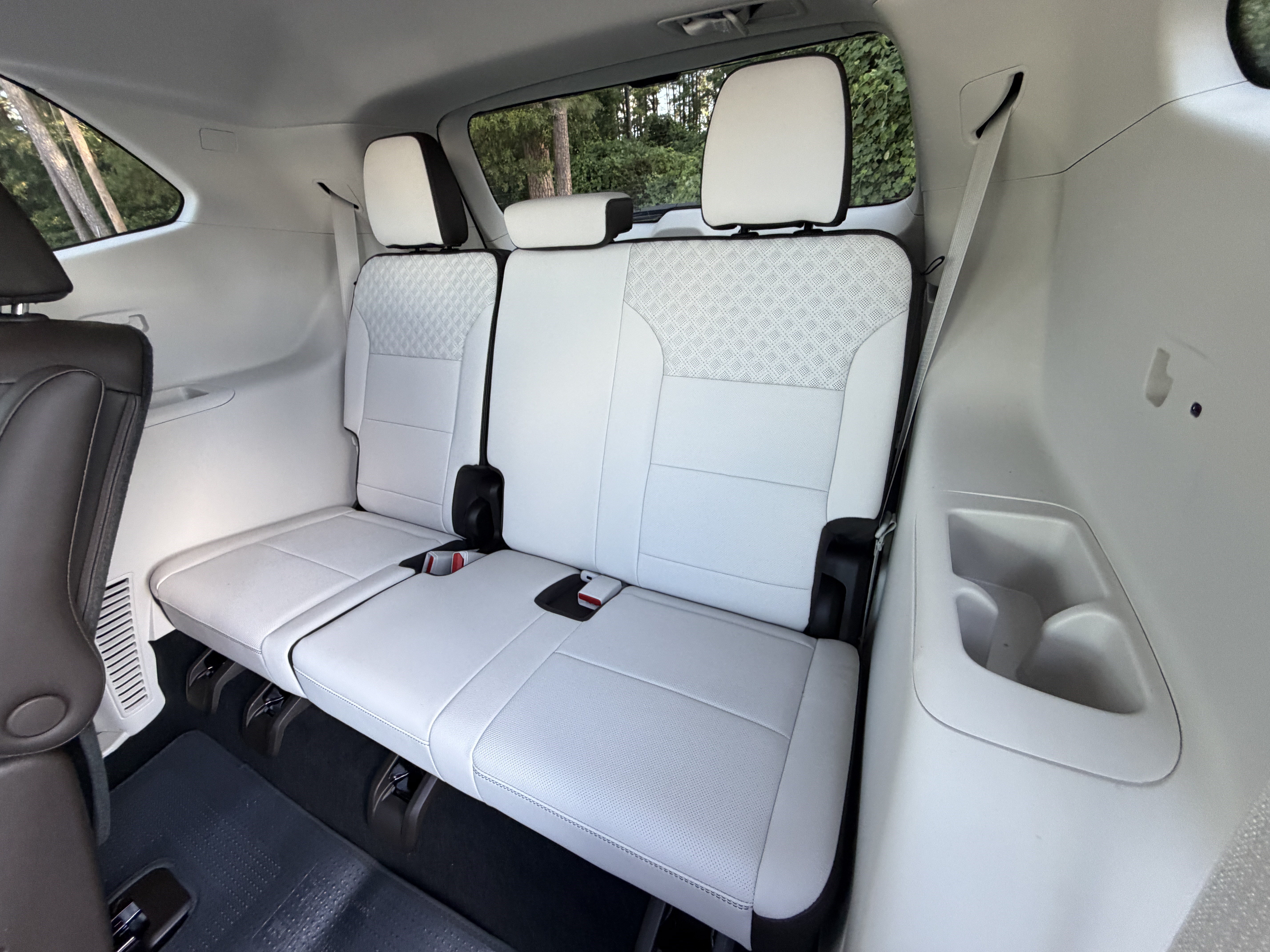 New 2027 GMC Acadia Denali w/ Denali Reserve Package FWD image 17
