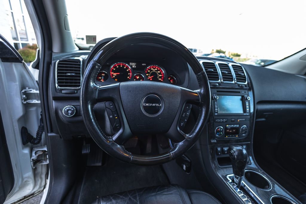Used 2011 GMC Acadia Denali image 9