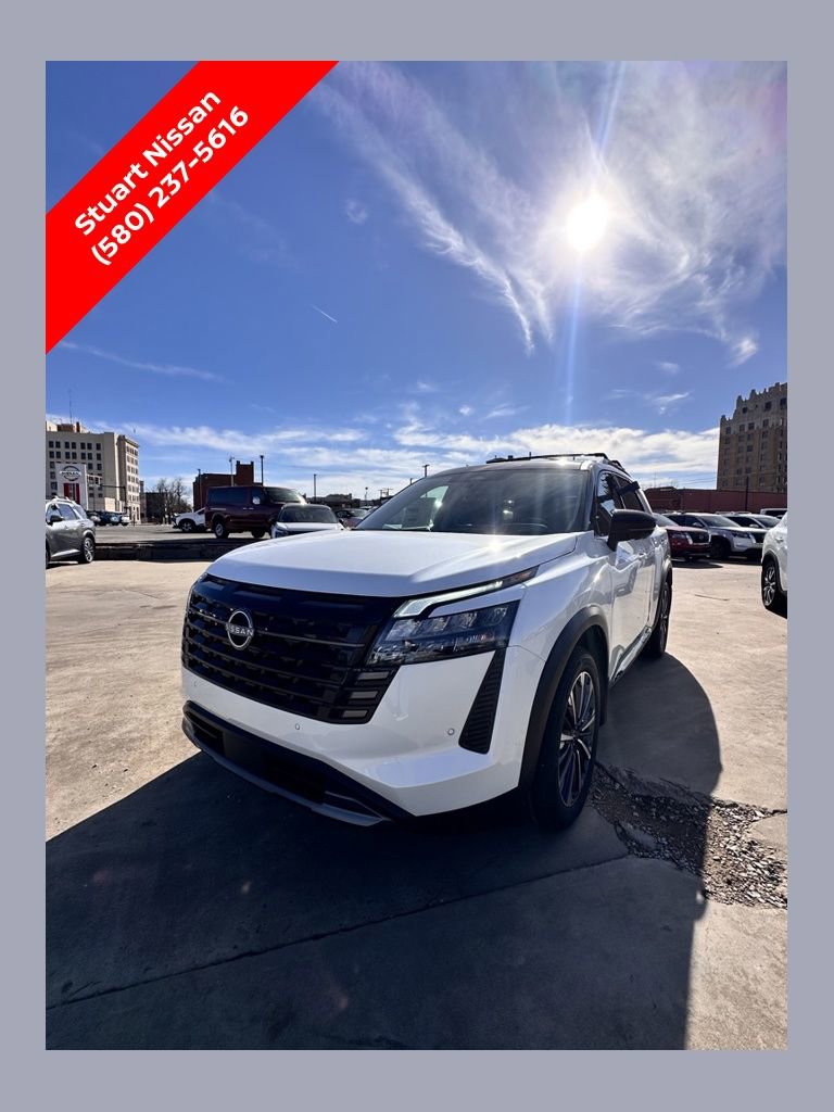 New 2026 Nissan Pathfinder Platinum w/ Cargo Package