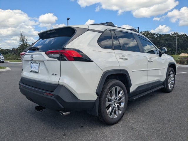 Used 2021 Toyota RAV4 XLE Premium FWD image 4