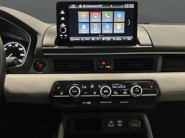 Used 2024 Honda Pilot Touring image 9