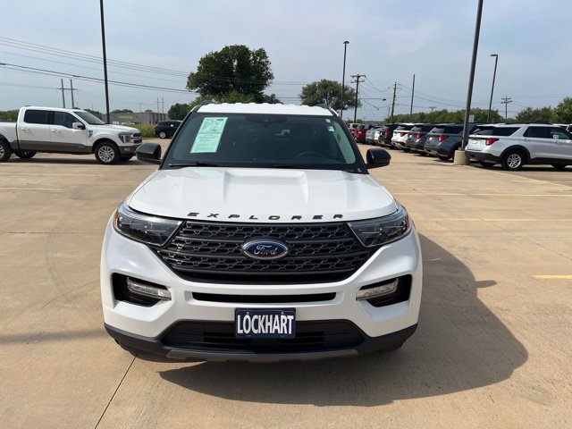 Used 2023 Ford Explorer XLT w/ Equipment Group 202A AWD/4WD image 3