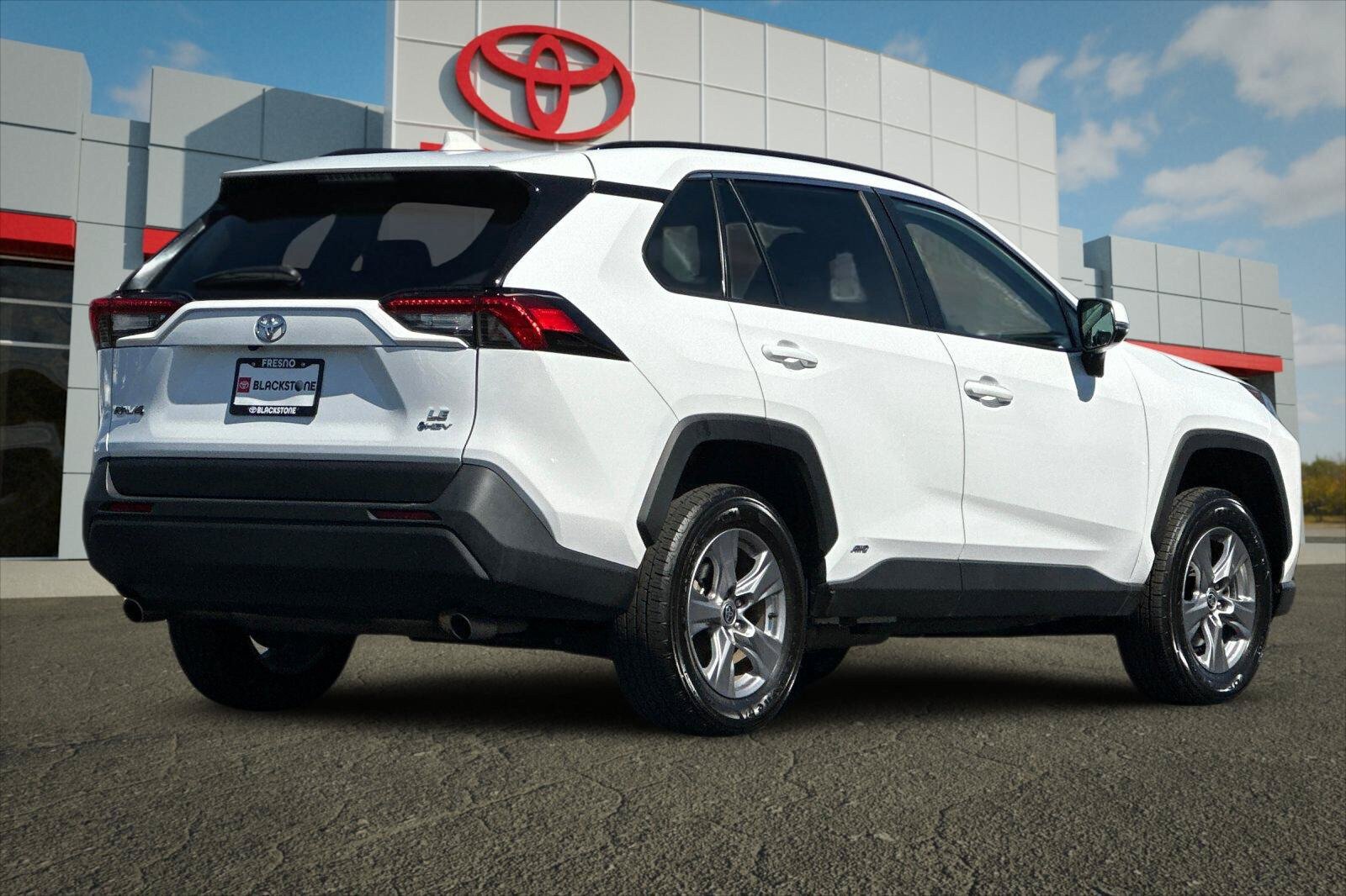 Used 2025 Toyota RAV4 LE AWD/4WD image 3