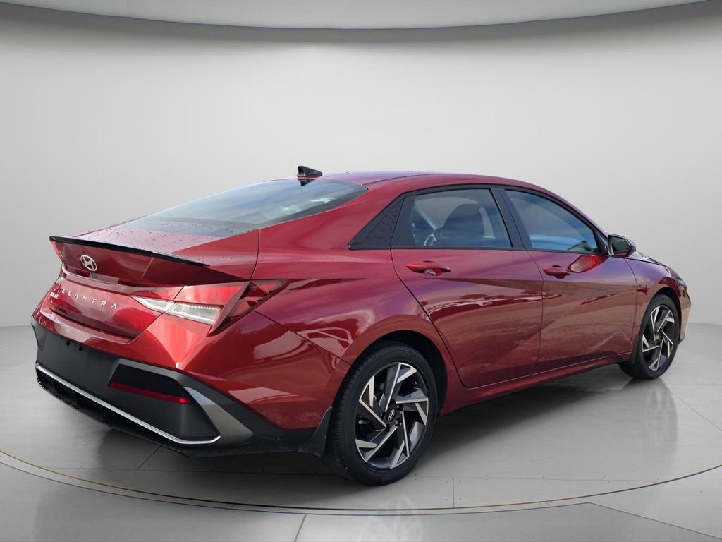 Certified 2025 Hyundai Elantra Sport image 5
