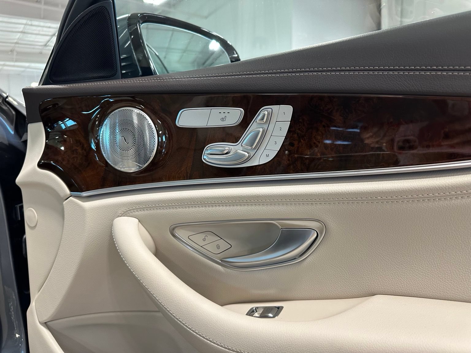 Used 2017 Mercedes-Benz E 300 image 41