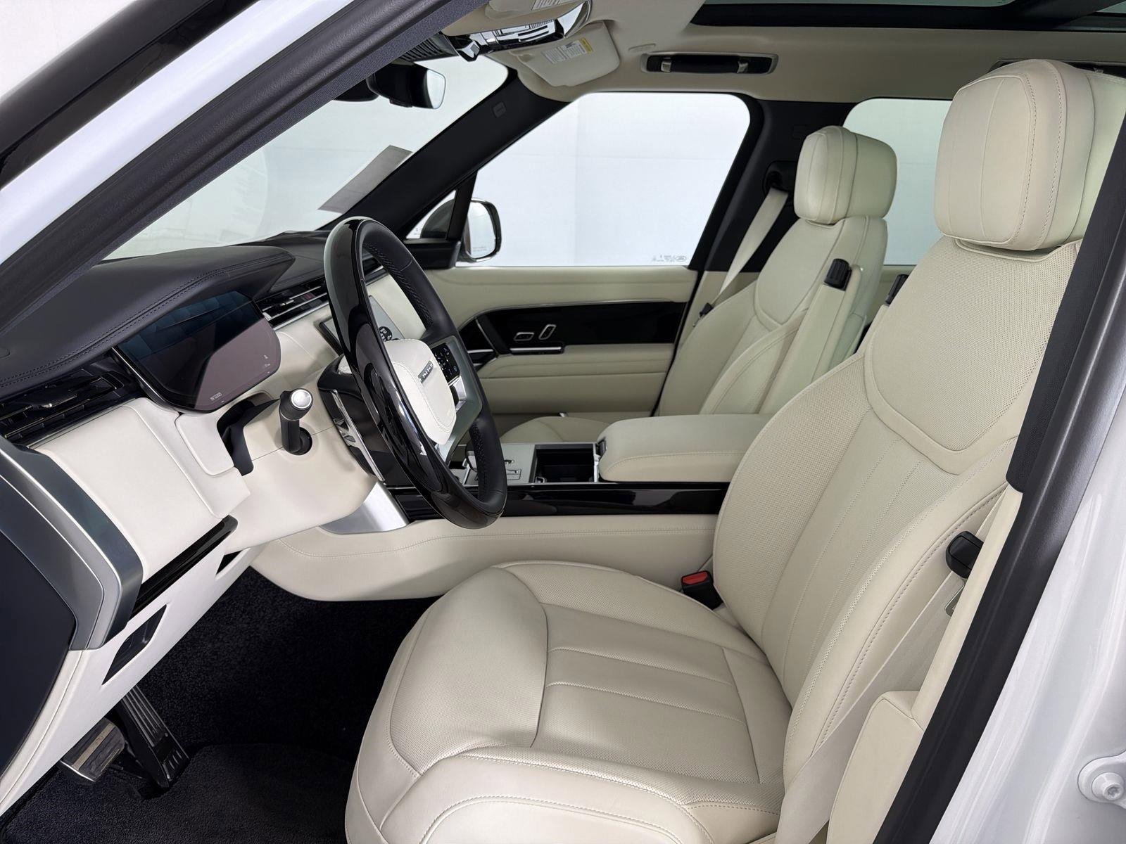 New 2025 Land Rover Range Rover SE image 23