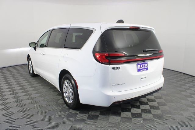 New 2026 Chrysler Pacifica Select image 25