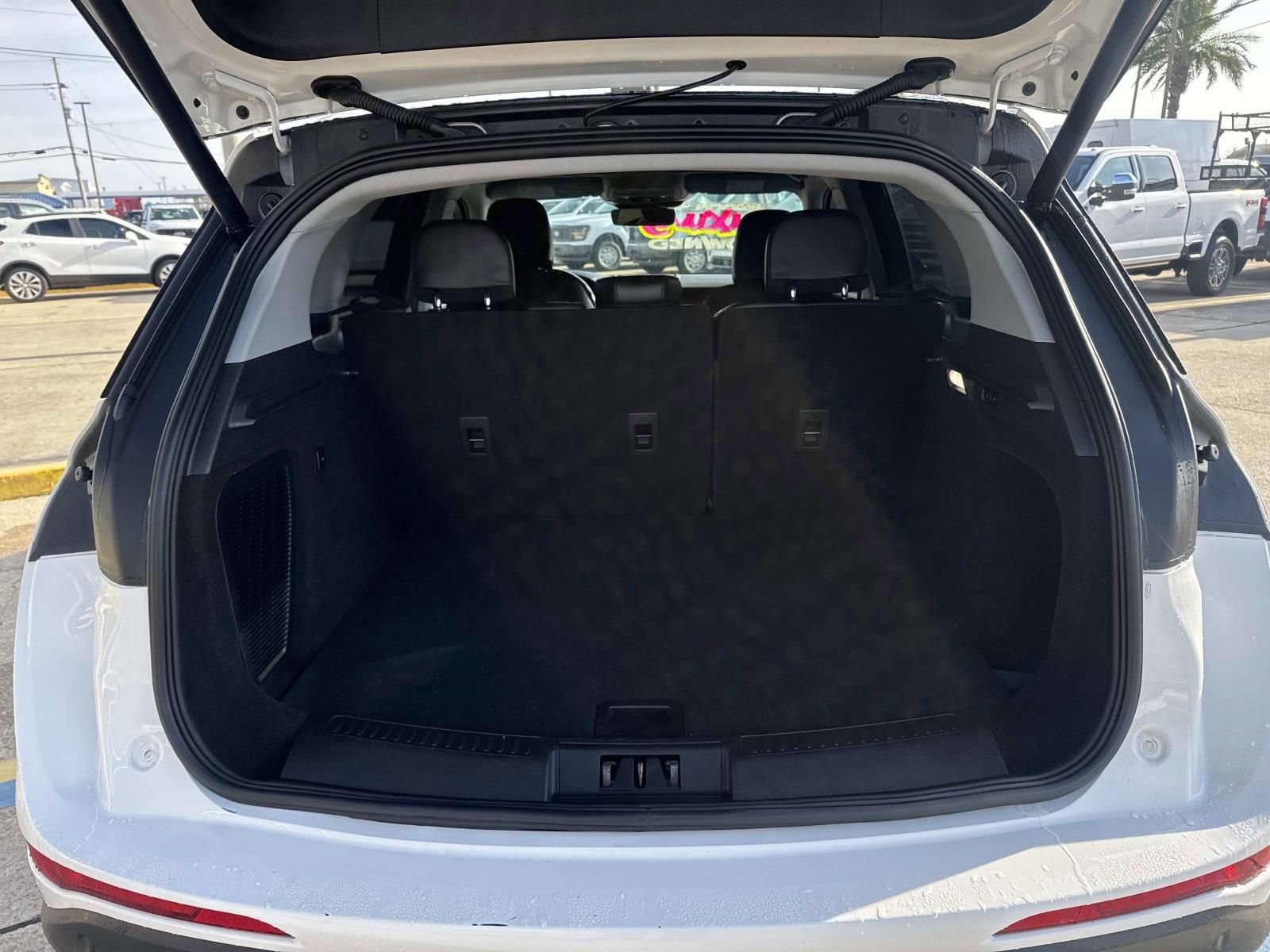 Used 2022 Lincoln Corsair Reserve w/ Elements Package image 11