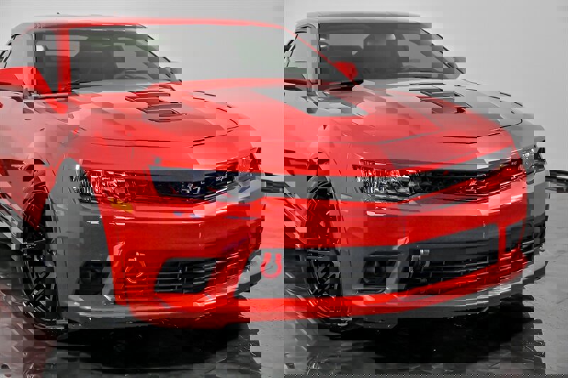 Used 2015 Chevrolet Camaro Z/28 image 2