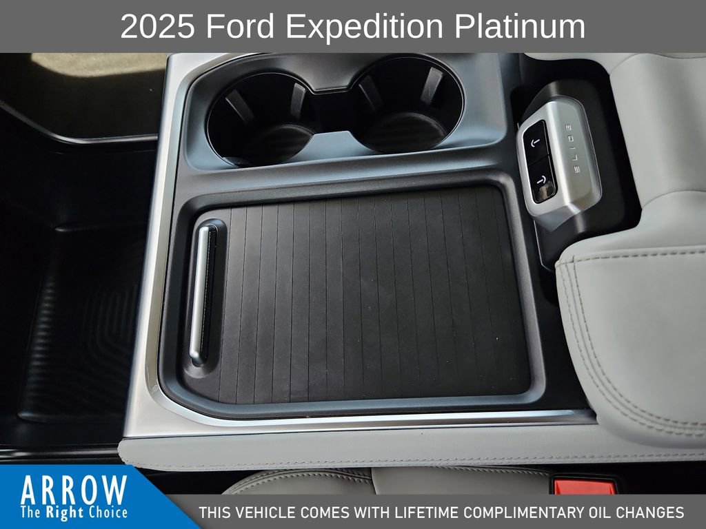 Used 2025 Ford Expedition Platinum w/ Driver's Package image 28