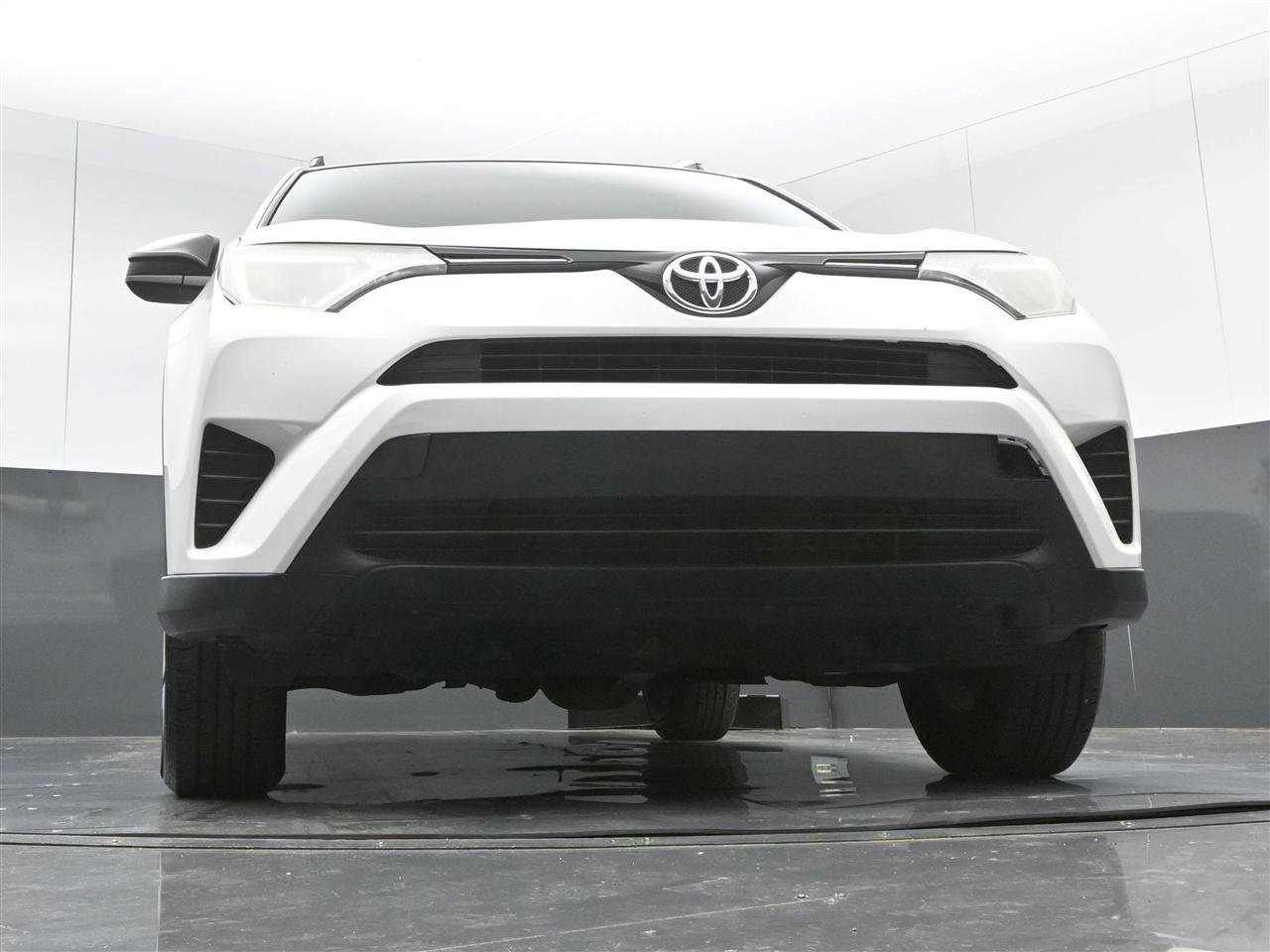 Used 2016 Toyota RAV4 LE AWD/4WD image 18
