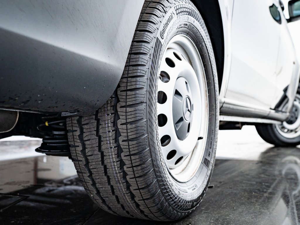 Used 2023 Mercedes-Benz Metris Passenger image 39