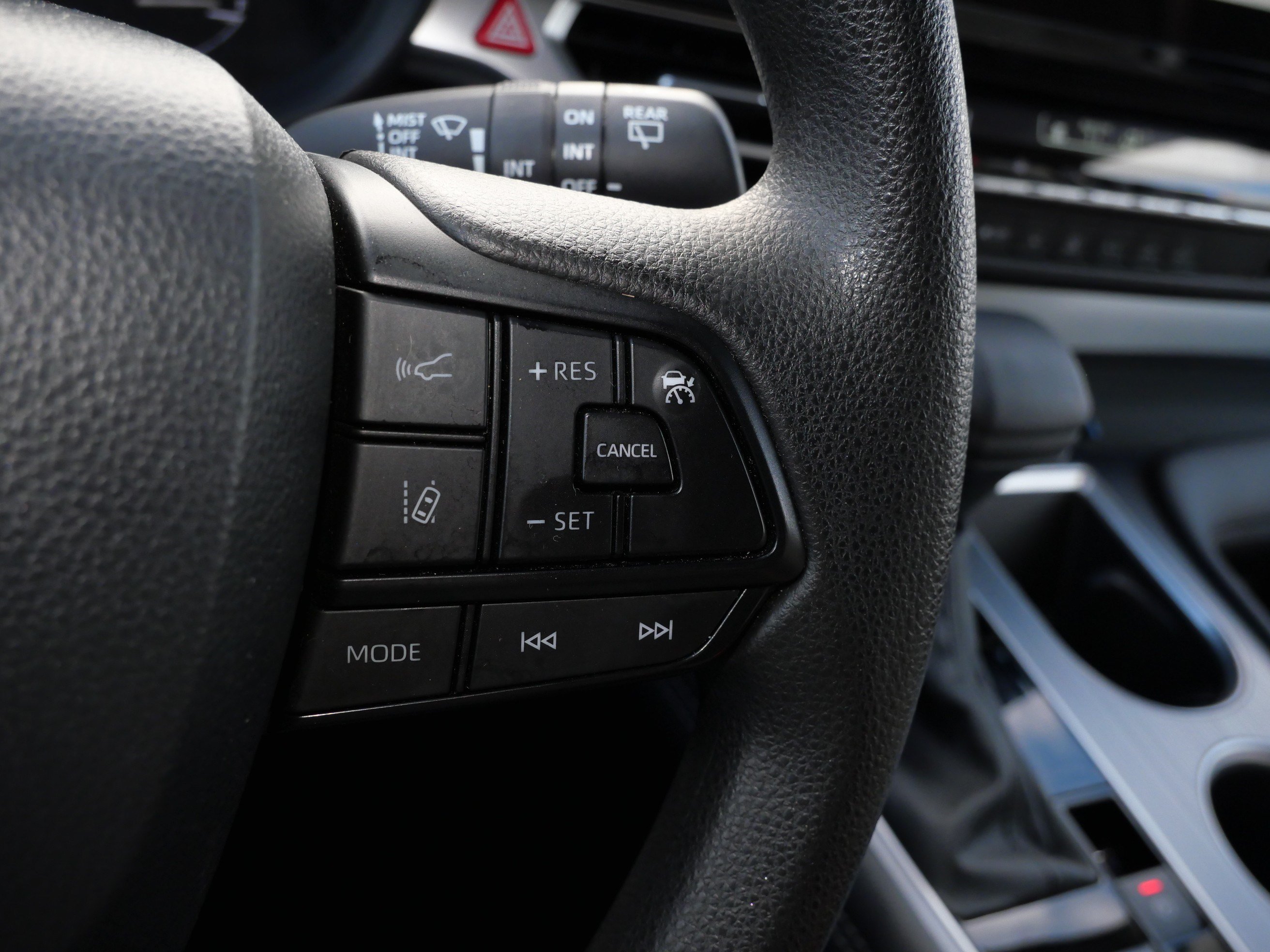 Certified 2025 Toyota Sienna LE AWD/4WD image 26