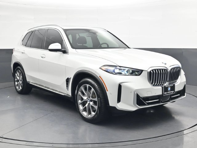 Certified 2024 BMW X5 xDrive40i w/ Premium Package AWD/4WD image 2